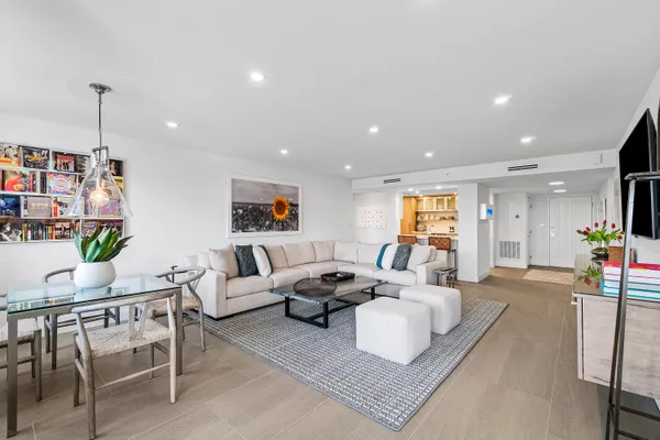 $8,000 | 3420 South Ocean Boulevard, Unit 14X, Highland Beach, FL 33487