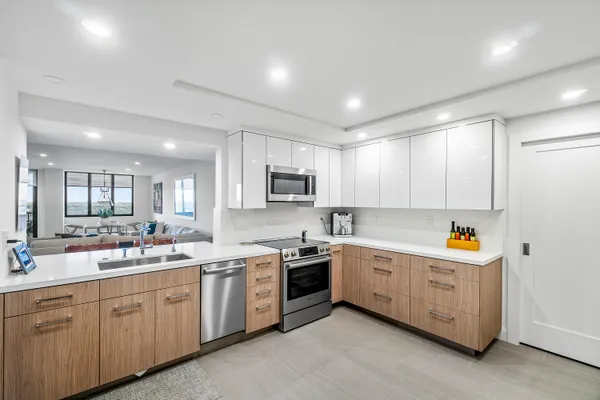 $8,000 | 3420 South Ocean Boulevard, Unit 14X, Highland Beach, FL 33487