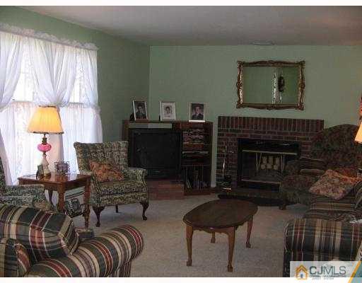108 Dey Road Cranbury, NJ 08512 - Photo 2 of 10 Gallery Image 2