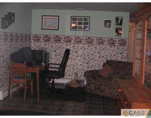 108 Dey Road Cranbury, NJ 08512 - Photo 3 of 10 Gallery Image 3