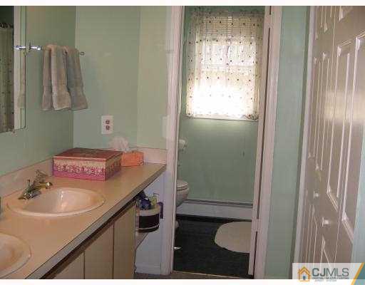 108 Dey Road Cranbury, NJ 08512 - Photo 6 of 10 Gallery Image 6