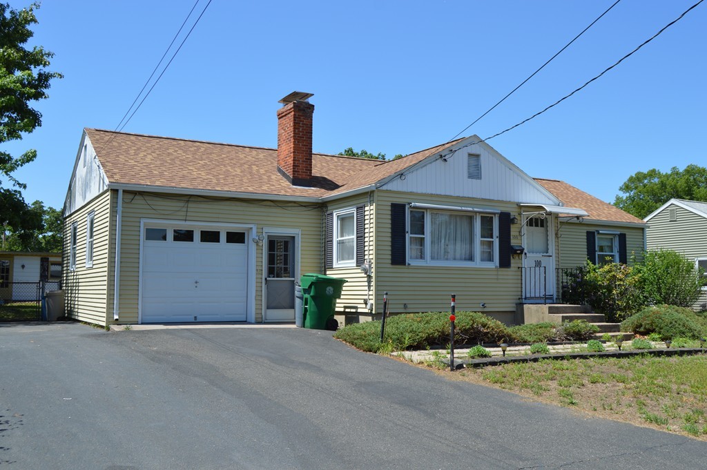 100 Mandalay Road Chicopee, MA 01020 - Photo 3 of 19 Gallery Image 3