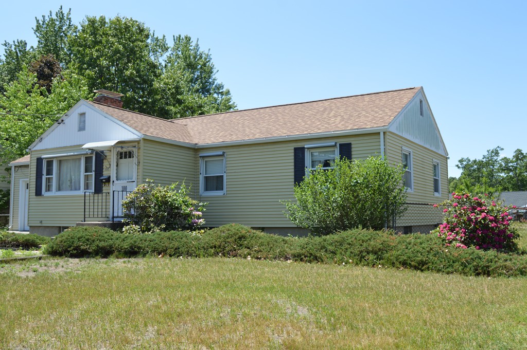 100 Mandalay Road Chicopee, MA 01020 - Photo 4 of 19 Gallery Image 4