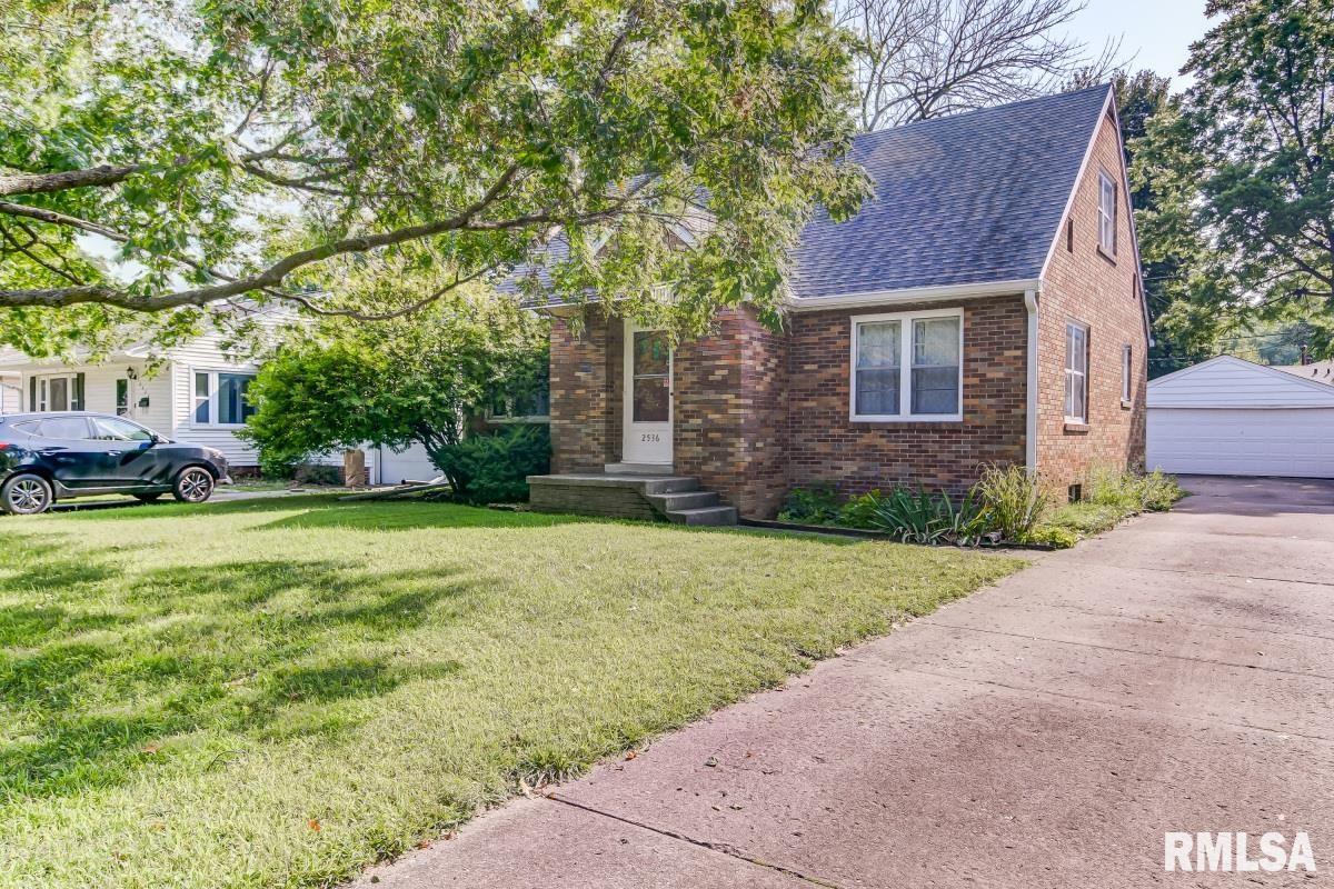 2536 South Walnut Street Springfield, IL 62704 - Photo 2 of 27