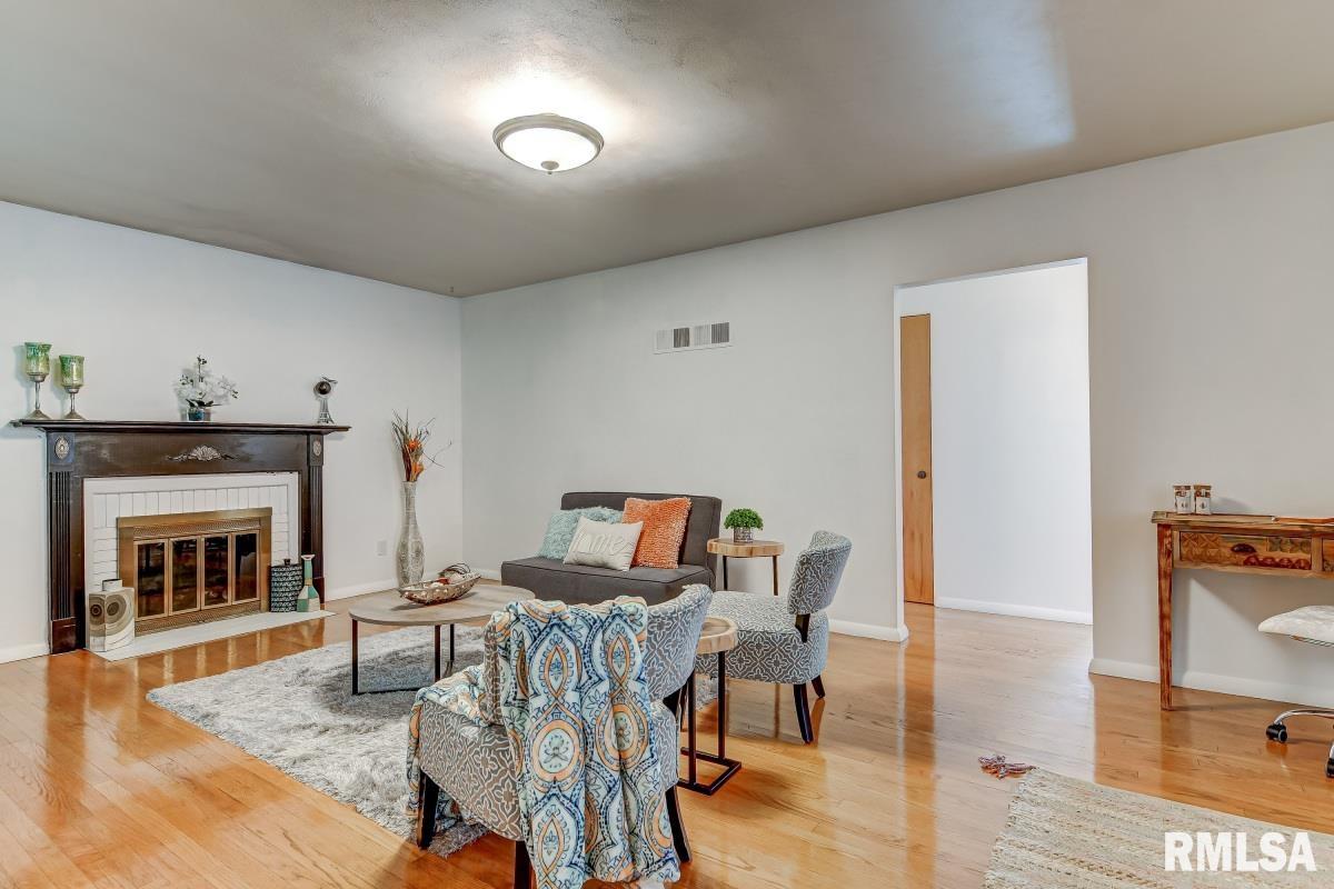 2536 South Walnut Street Springfield, IL 62704 - Photo 3 of 27