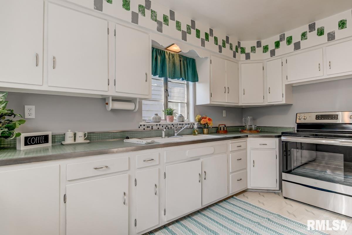 2536 South Walnut Street Springfield, IL 62704 - Photo 7 of 27