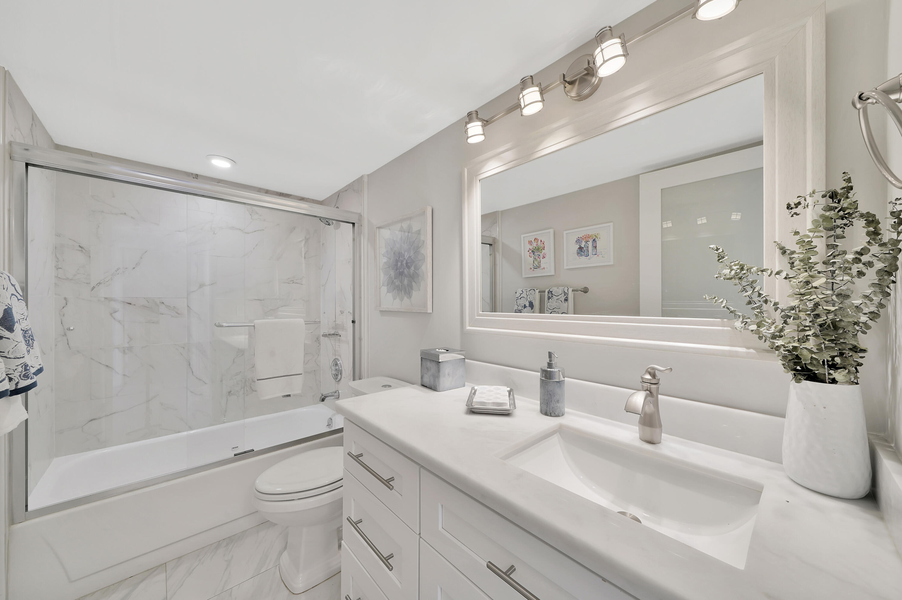 15074 Witney Road, Unit 111 Delray Beach, FL 33484 - Photo 26 of 40 Guest Bathroom (2)