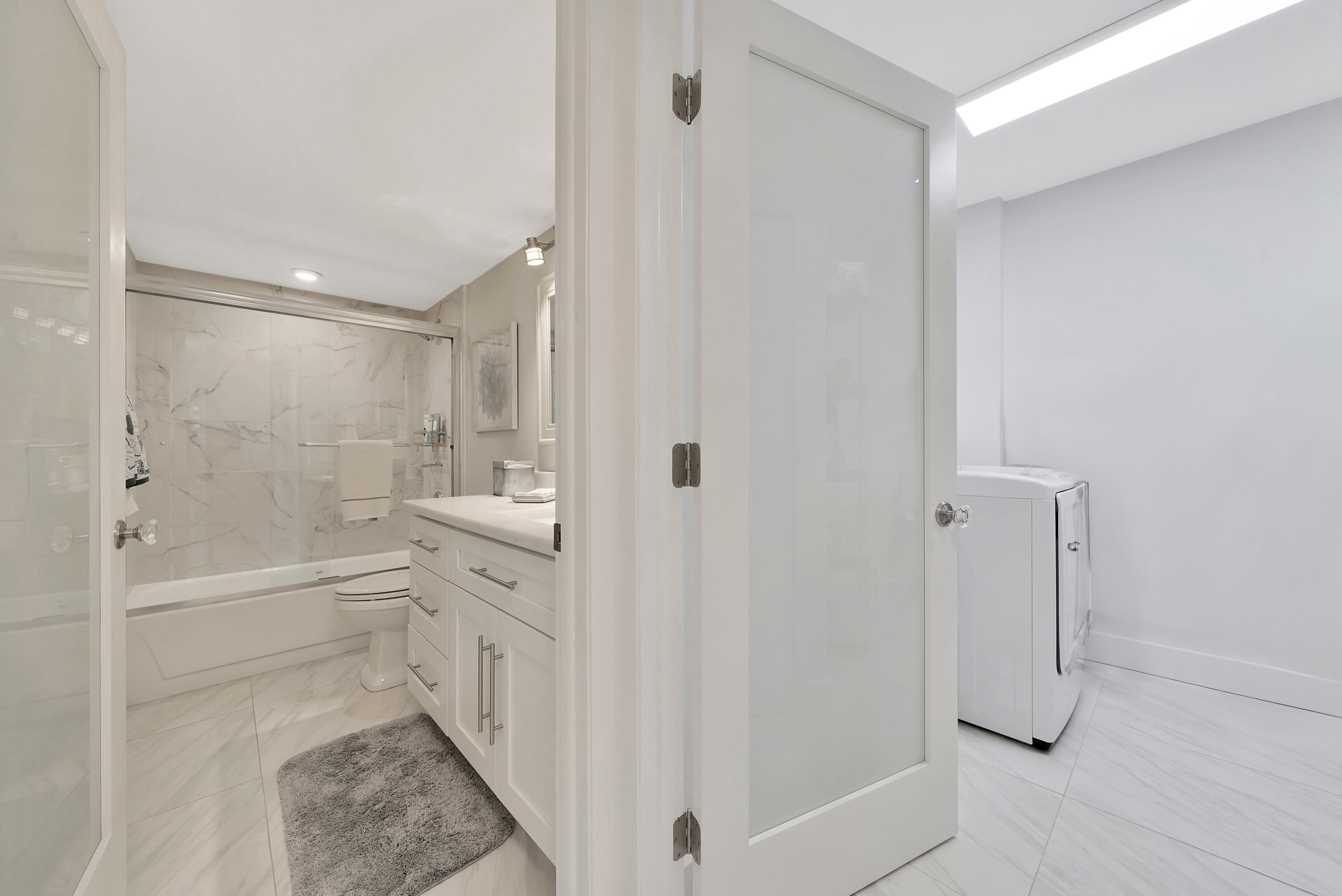 15074 Witney Road, Unit 111 Delray Beach, FL 33484 - Photo 28 of 40 Guest Bathroom (1)