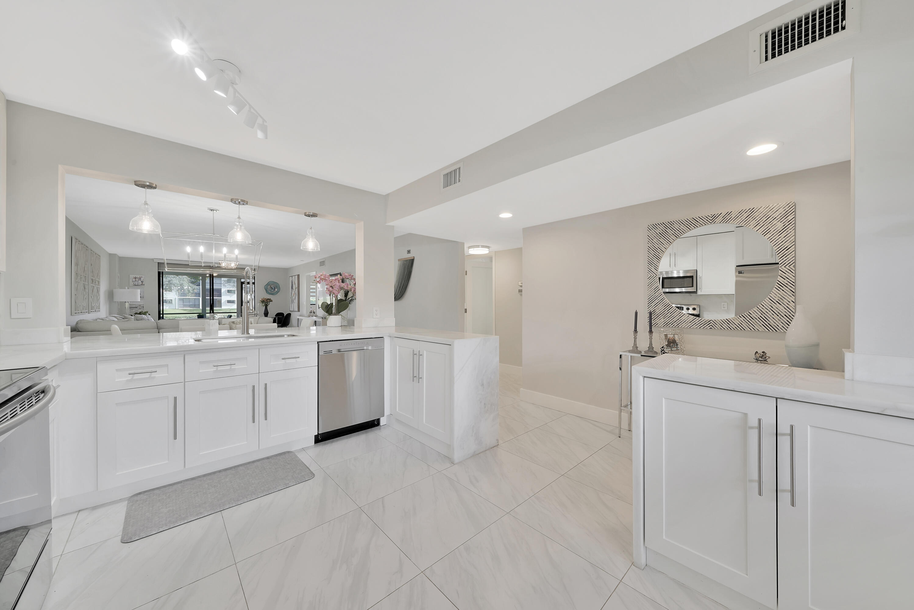 15074 Witney Road, Unit 111 Delray Beach, FL 33484 - Photo 4 of 40 Kitchen (2)