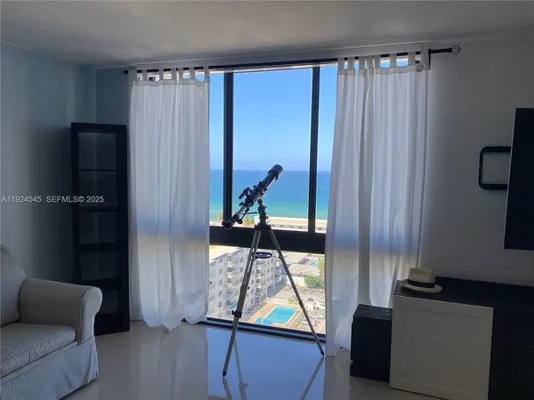 $2,900 | 1500 South Ocean Drive, Unit 16J, Hollywood, FL 33019