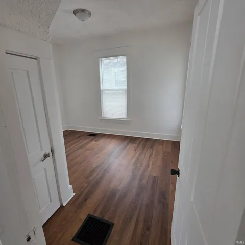 $114,900 | 1701 North Grand Avenue, Connersville, IN 47331