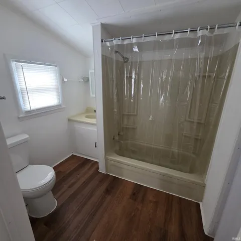 $114,900 | 1701 North Grand Avenue, Connersville, IN 47331