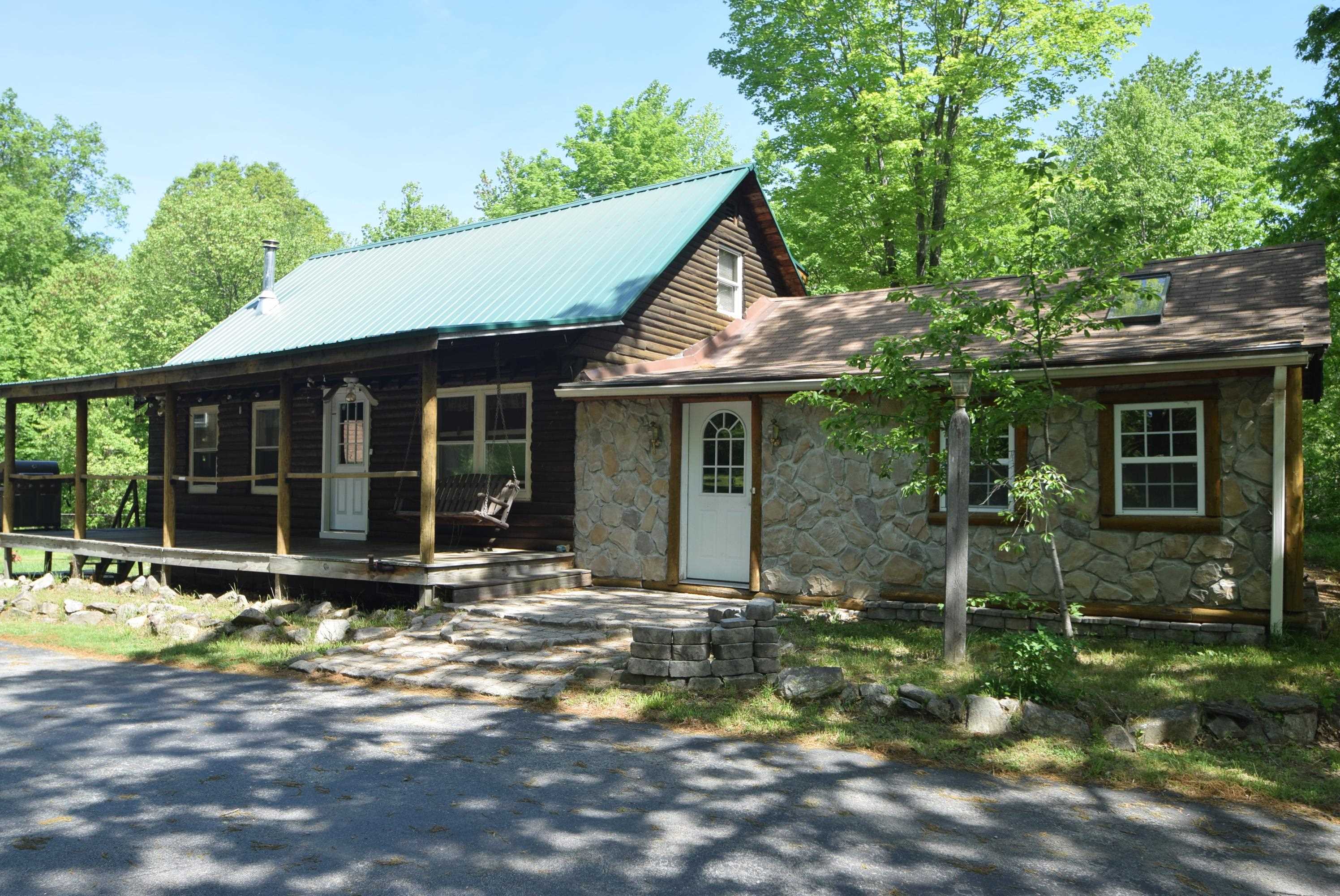 341 Island Pond Road Derry, NH 03038 - Photo 3 of 36