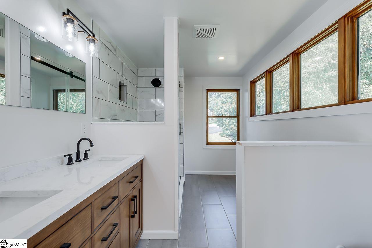 402 South Parker Road Greenville, SC 29609 - Photo 11 of 31