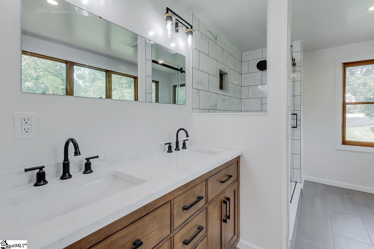 402 South Parker Road Greenville, SC 29609 - Photo 12 of 31