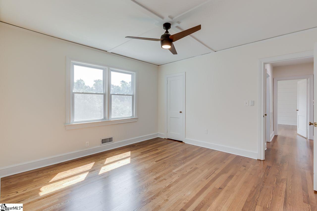 402 South Parker Road Greenville, SC 29609 - Photo 15 of 31