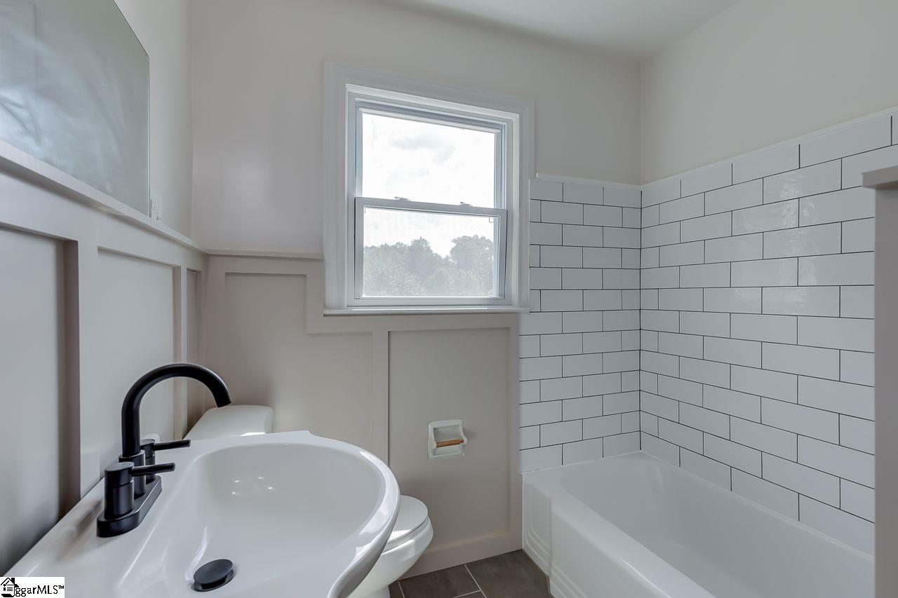 402 South Parker Road Greenville, SC 29609 - Photo 17 of 31