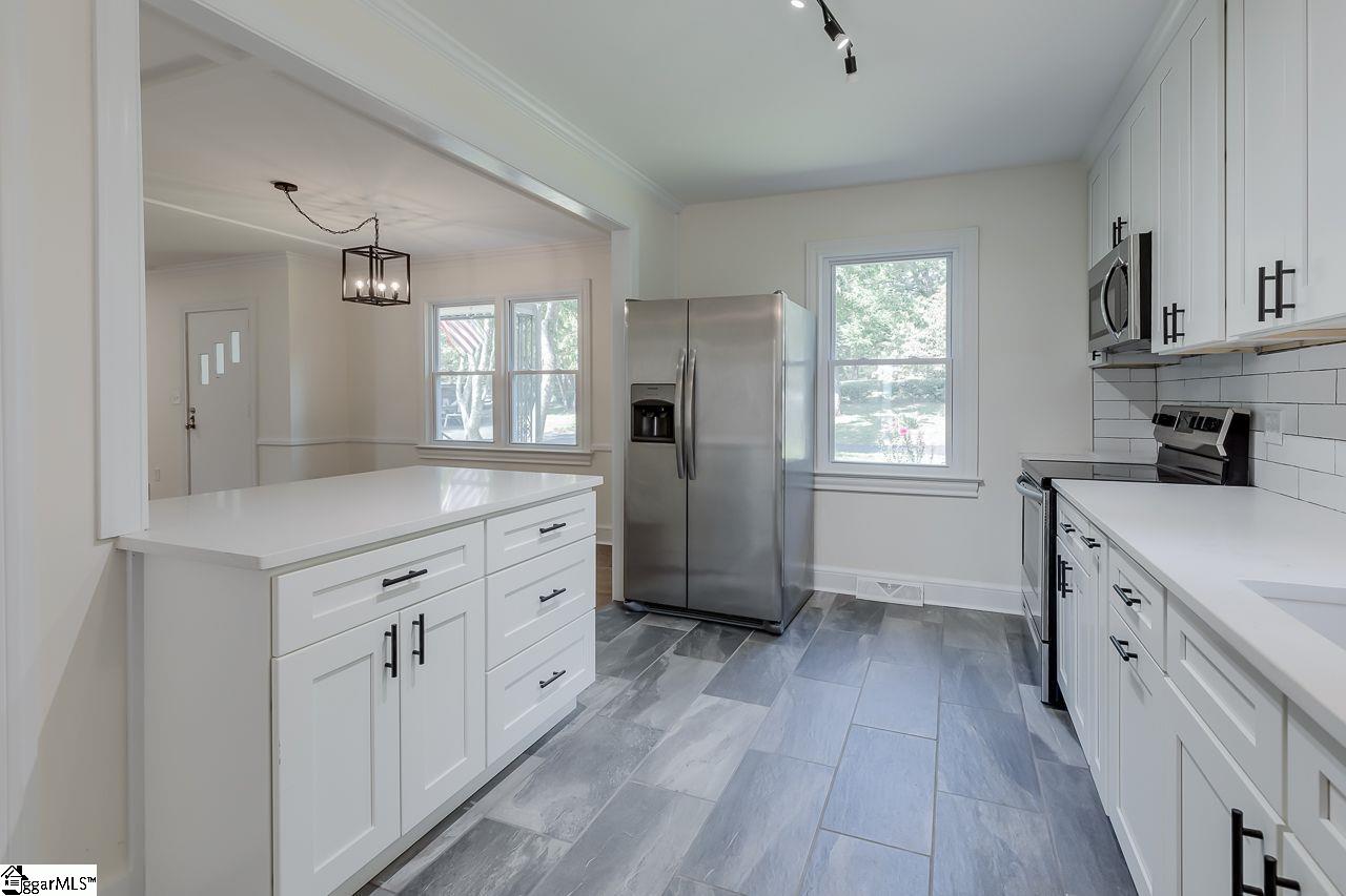402 South Parker Road Greenville, SC 29609 - Photo 6 of 31