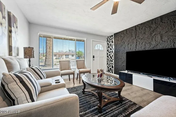 $529,000 | 8050 North 11th Place, Phoenix, AZ 85020