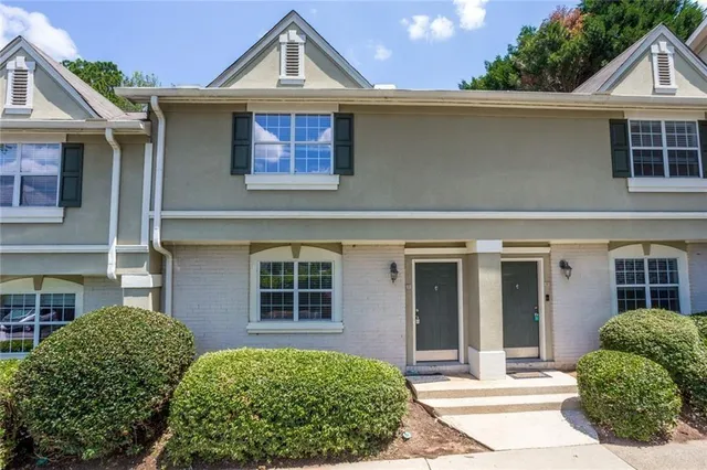 $1,725 | 6900 Roswell Road Northeast, Unit F5, Atlanta, GA 30328