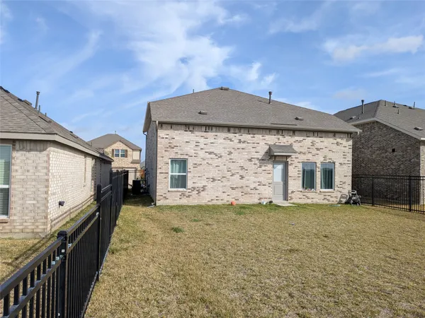 $2,300 | 27607 Seascape Village Drive, Katy, TX 77493