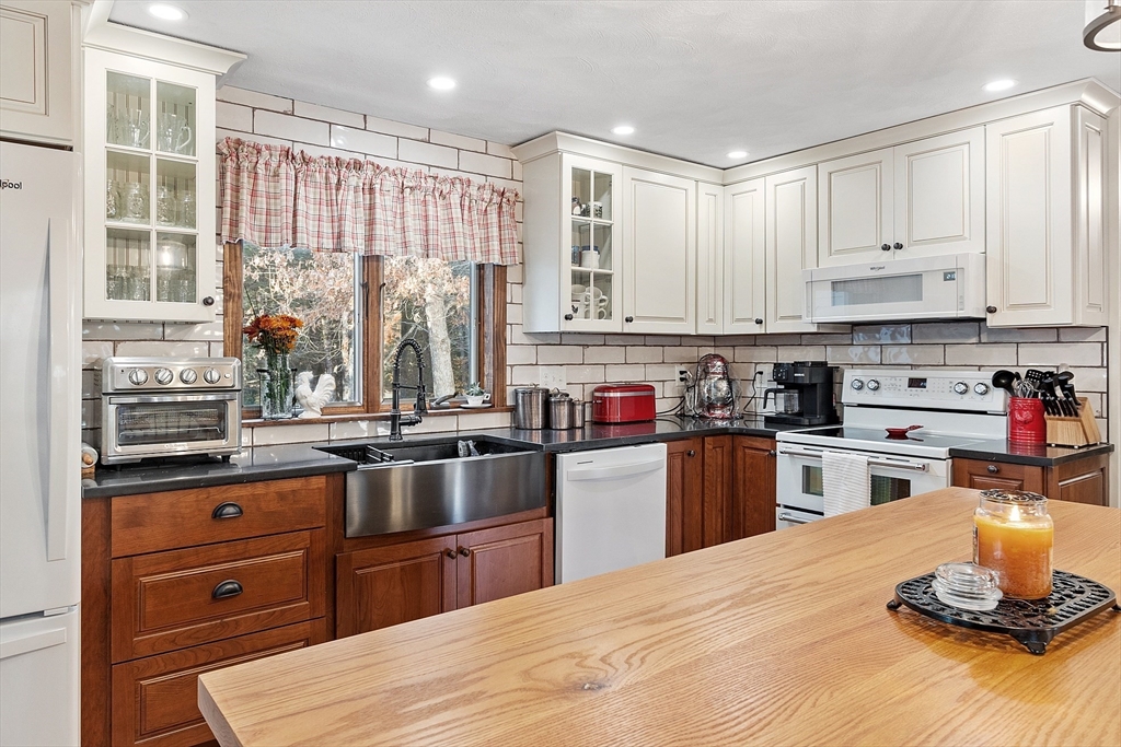 31 Old Battery Road Townsend, MA 01474 - Photo 8 of 42
