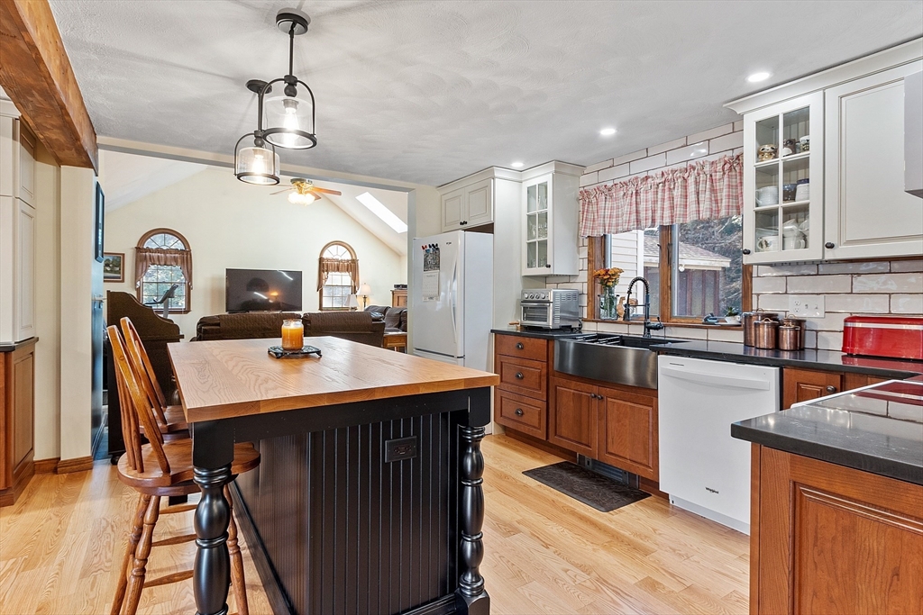 31 Old Battery Road Townsend, MA 01474 - Photo 10 of 42