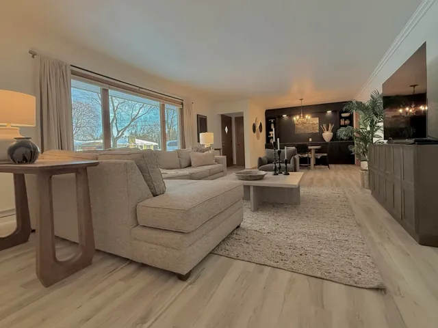 $6,000 | 3121 North 105th Street, Wauwatosa, WI 53222