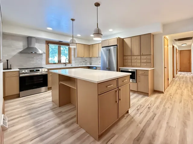 $6,000 | 3121 North 105th Street, Wauwatosa, WI 53222