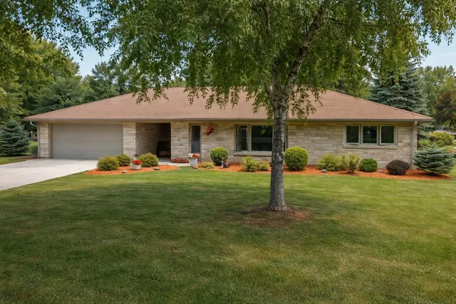 $6,000 | 3121 North 105th Street, Wauwatosa, WI 53222