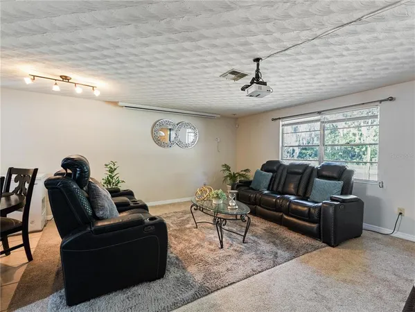 $280,000 | 613 South Willow Avenue, Avon Park, FL 33825