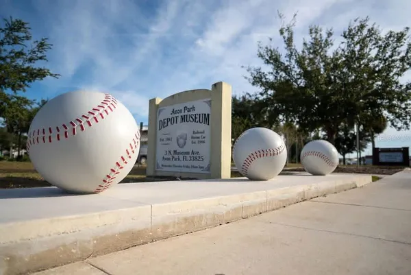 $280,000 | 613 South Willow Avenue, Avon Park, FL 33825