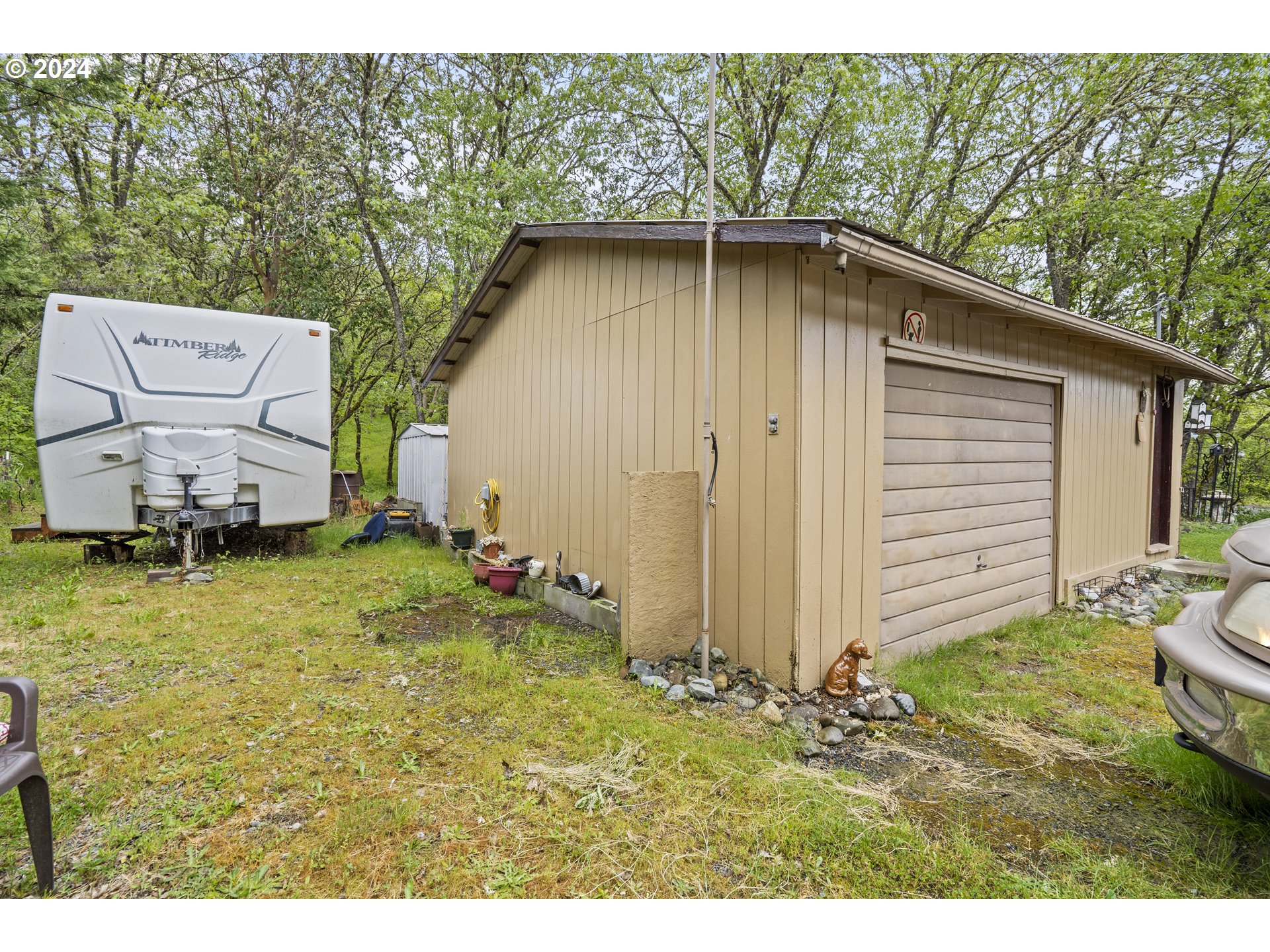 403 Azalea Drive Grants Pass, OR 97526 - Photo 16 of 17 a view of a backyard