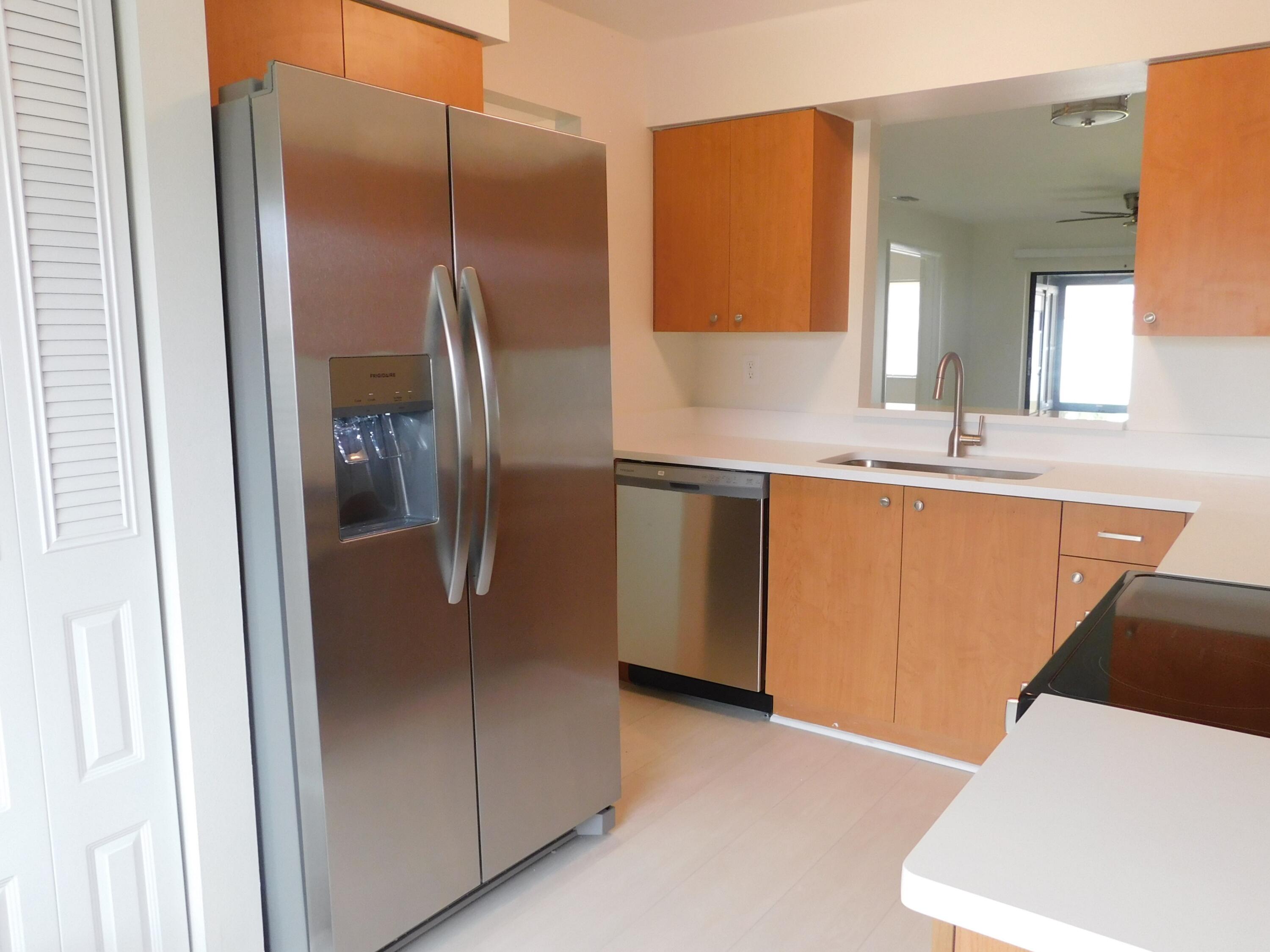 6016 Indrio Road, Unit 2 Fort Pierce, FL 34951 - Photo 4 of 29 Kitchen