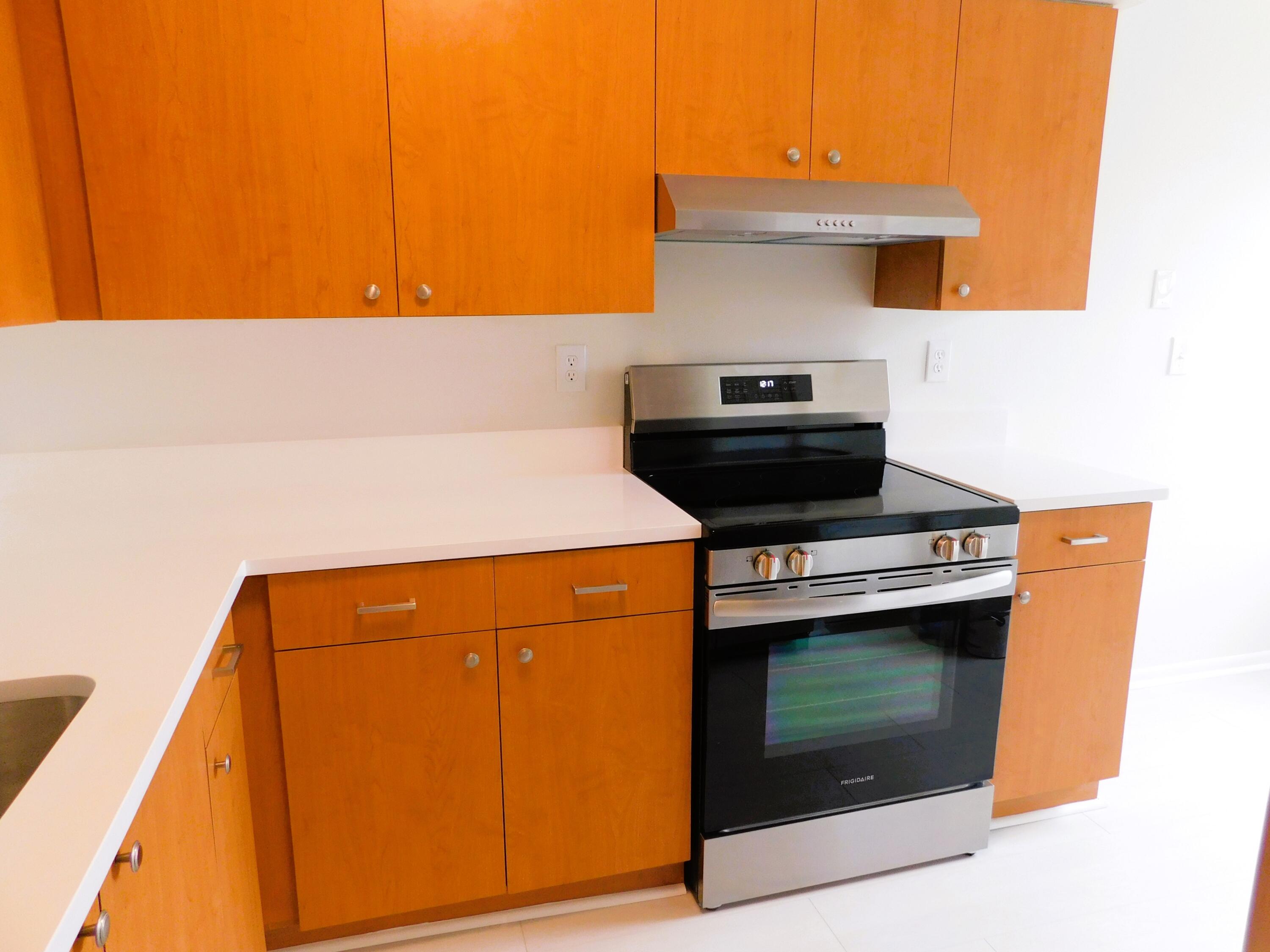 6016 Indrio Road, Unit 2 Fort Pierce, FL 34951 - Photo 5 of 29 Kitchen