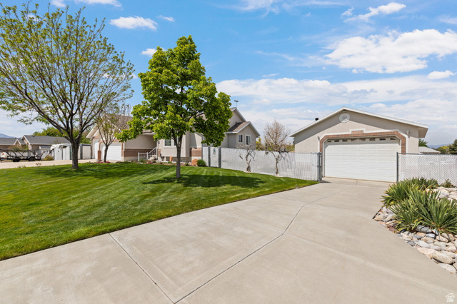 3778 Mapleleaf Way West Jordan, UT 84088 - Photo 5 of 55