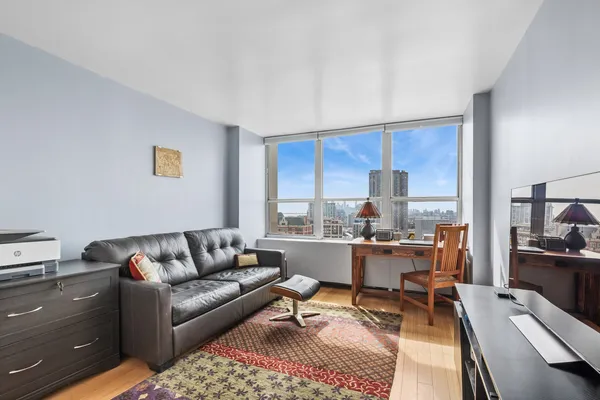 $335,000 | 655 West Irving Park Road, Unit 2301, Chicago, IL 60613