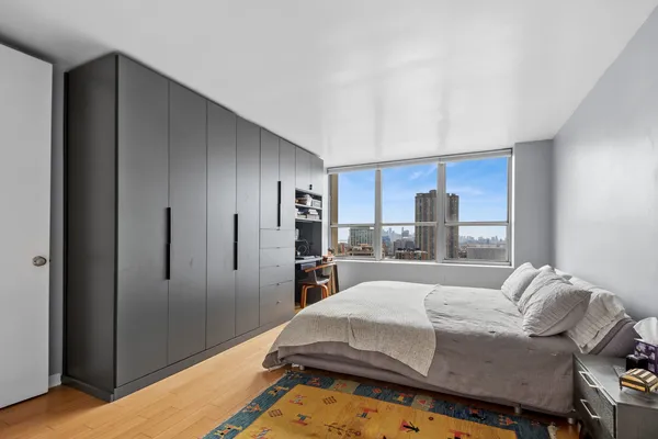 $335,000 | 655 West Irving Park Road, Unit 2301, Chicago, IL 60613
