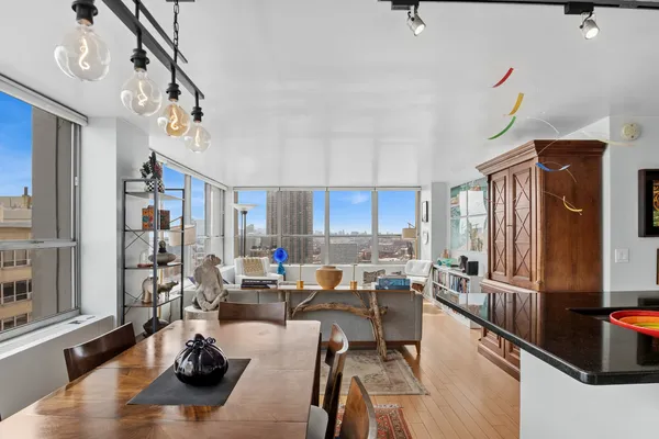 $335,000 | 655 West Irving Park Road, Unit 2301, Chicago, IL 60613