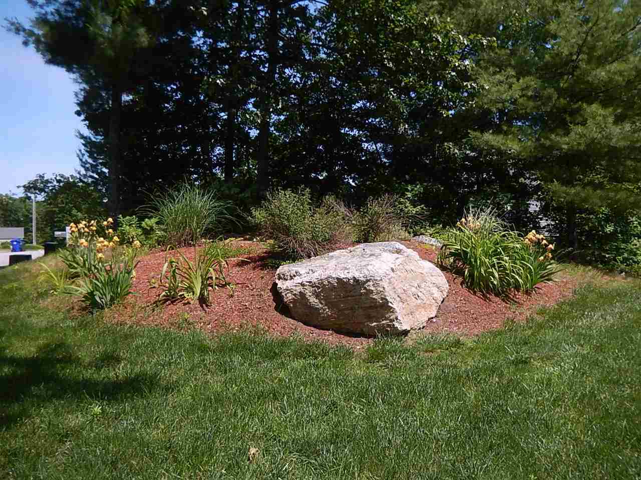 227 South Ridge Drive Manchester, NH 03109 - Photo 3 of 40