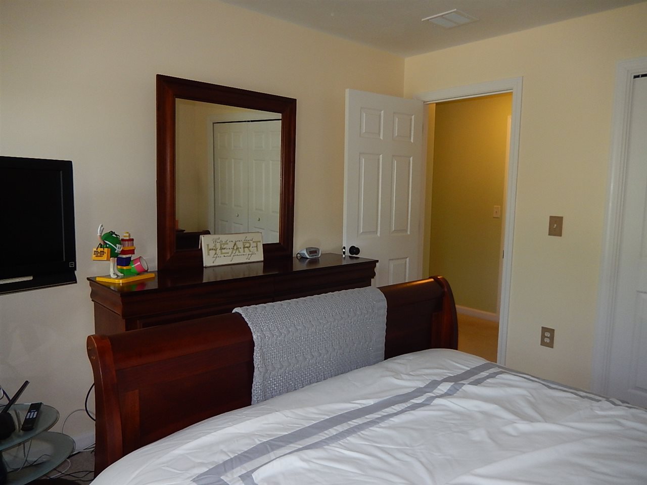 227 South Ridge Drive Manchester, NH 03109 - Photo 29 of 40