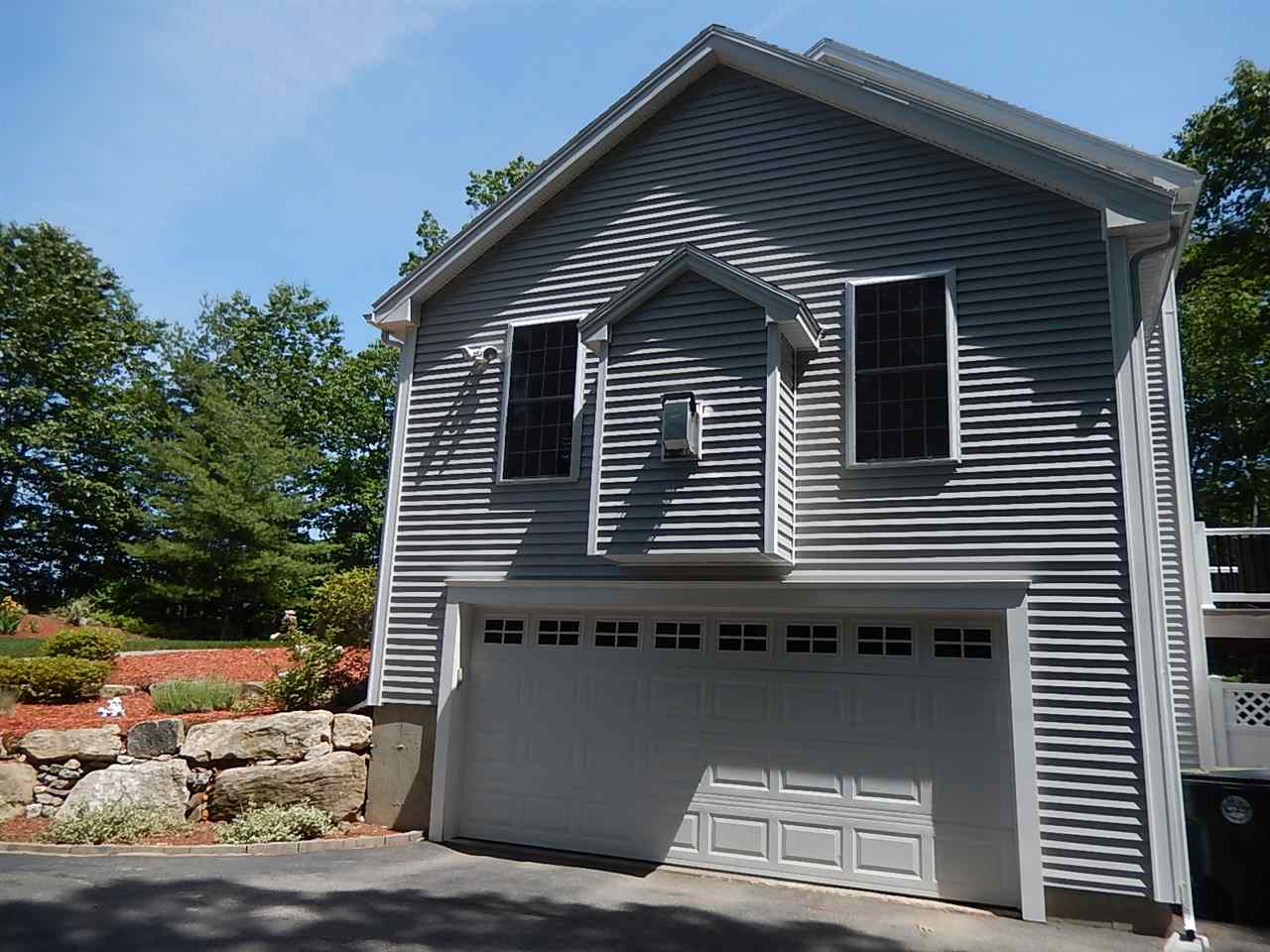 227 South Ridge Drive Manchester, NH 03109 - Photo 4 of 40