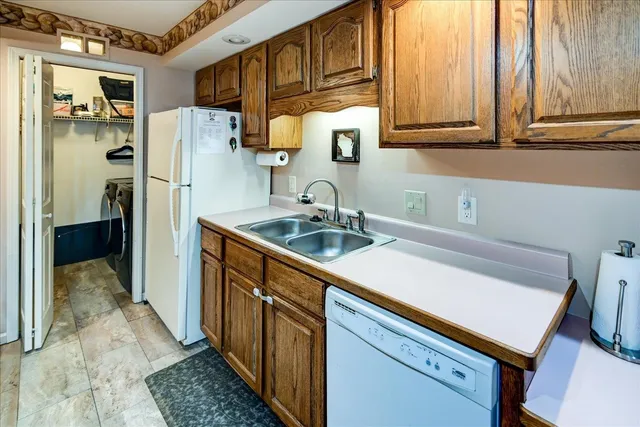 $269,900 | 1530 Golf View Road, Unit B, Madison, WI 53704