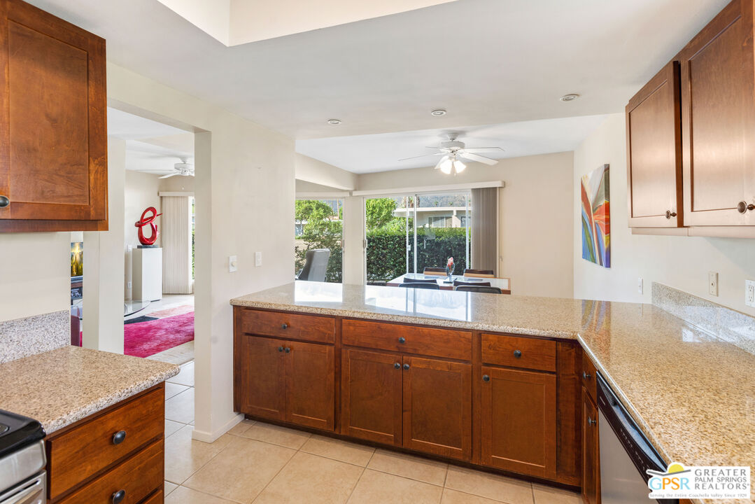 2033 Ramon Road, Unit 5A Palm Springs, CA 92264 - Photo 21 of 31 Gallery Image 21