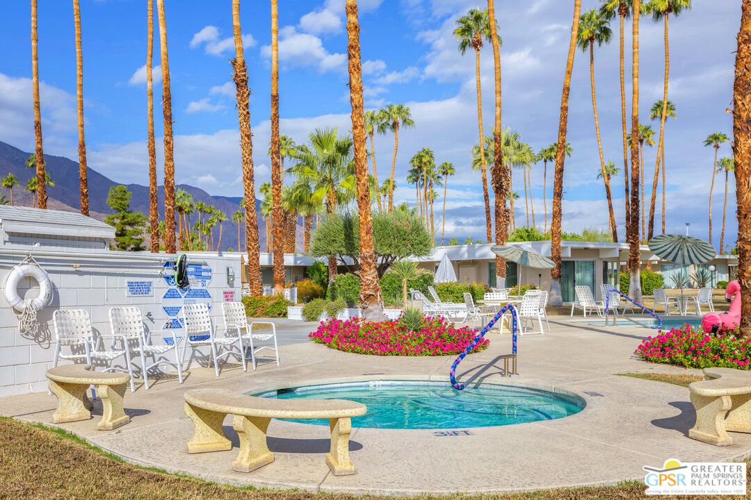 2033 Ramon Road, Unit 5A Palm Springs, CA 92264 - Photo 5 of 31 Gallery Image 5