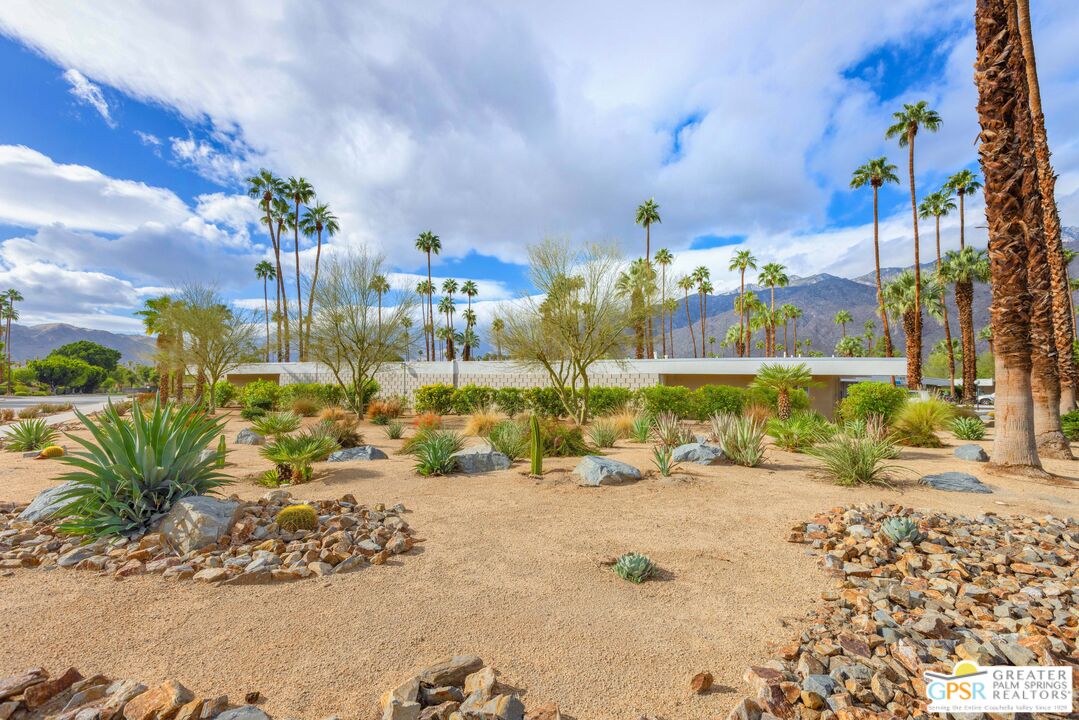 2033 Ramon Road, Unit 5A Palm Springs, CA 92264 - Photo 6 of 31 Gallery Image 6