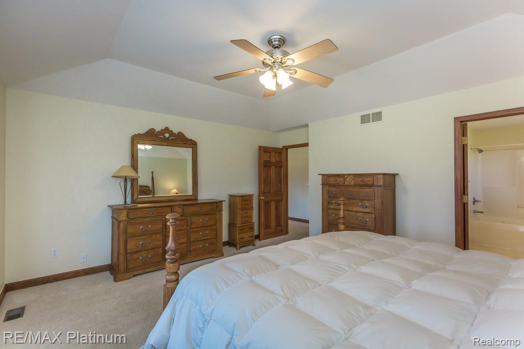 11072 Hibner Road Hartland, MI 48353 - Photo 16 of 52 AB6A9043.jpg