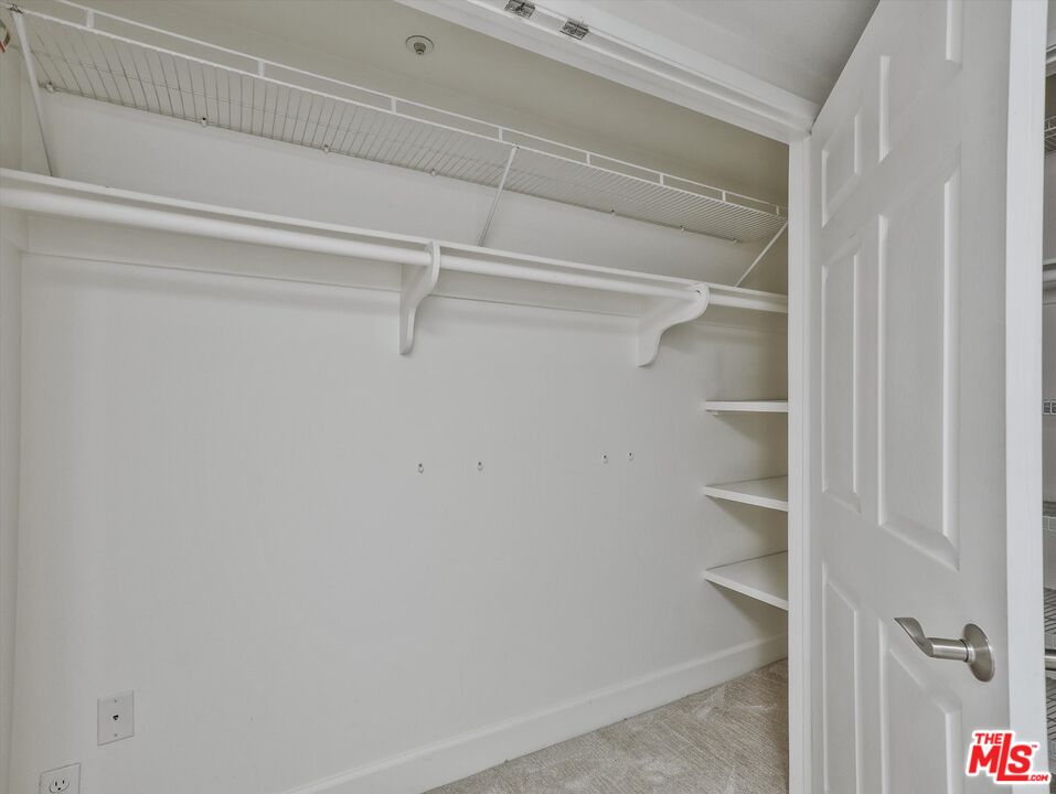 937 12th Street, Unit 308 Santa Monica, CA 90403 - Photo 16 of 39 a view of a hallway