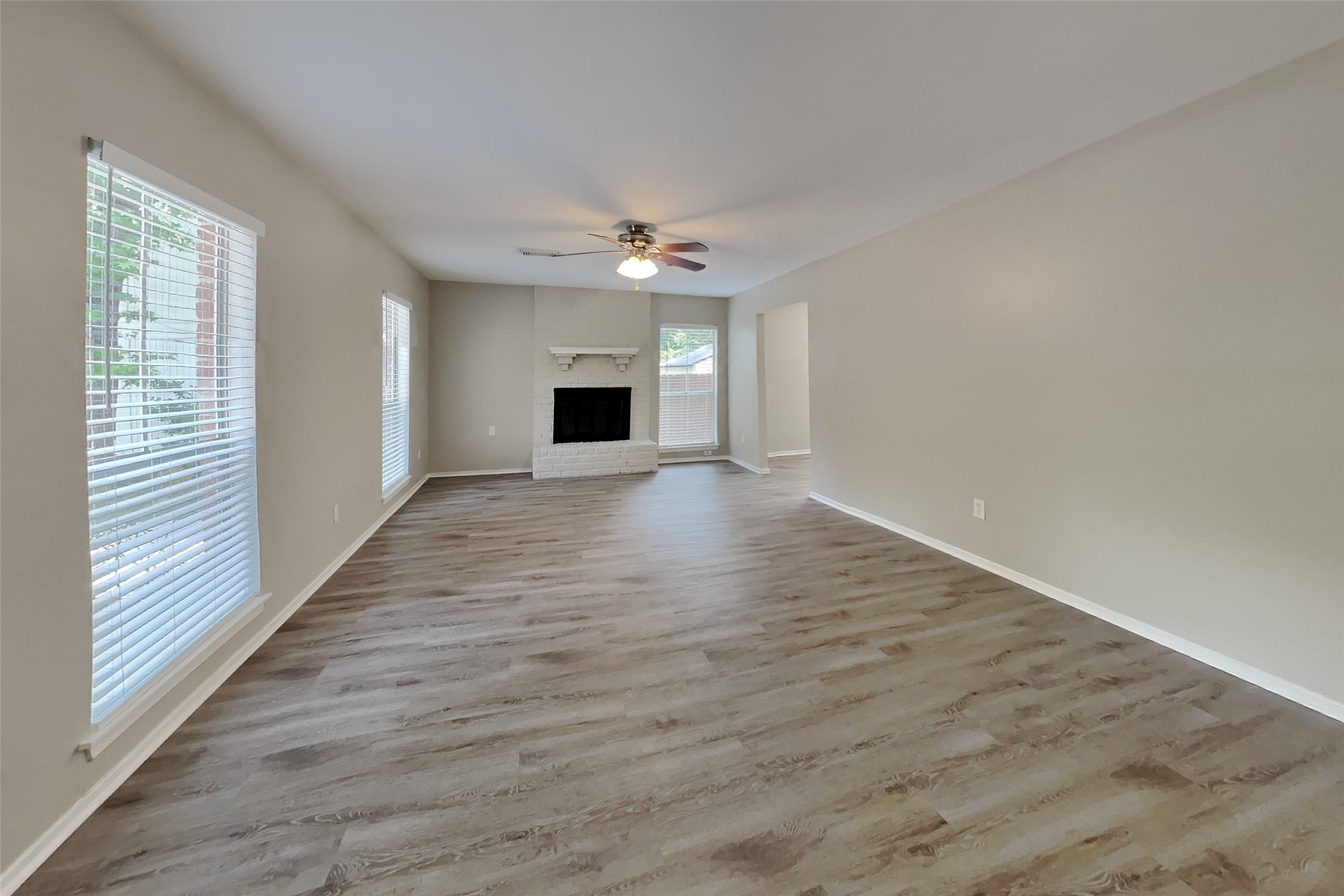 11 Fiddleleaf Court Spring, TX 77381 - Photo 3 of 22