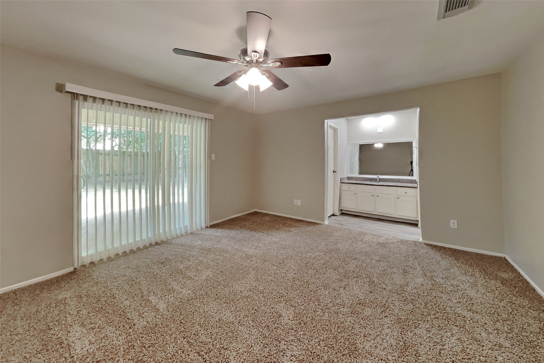 11 Fiddleleaf Court Spring, TX 77381 - Photo 9 of 22